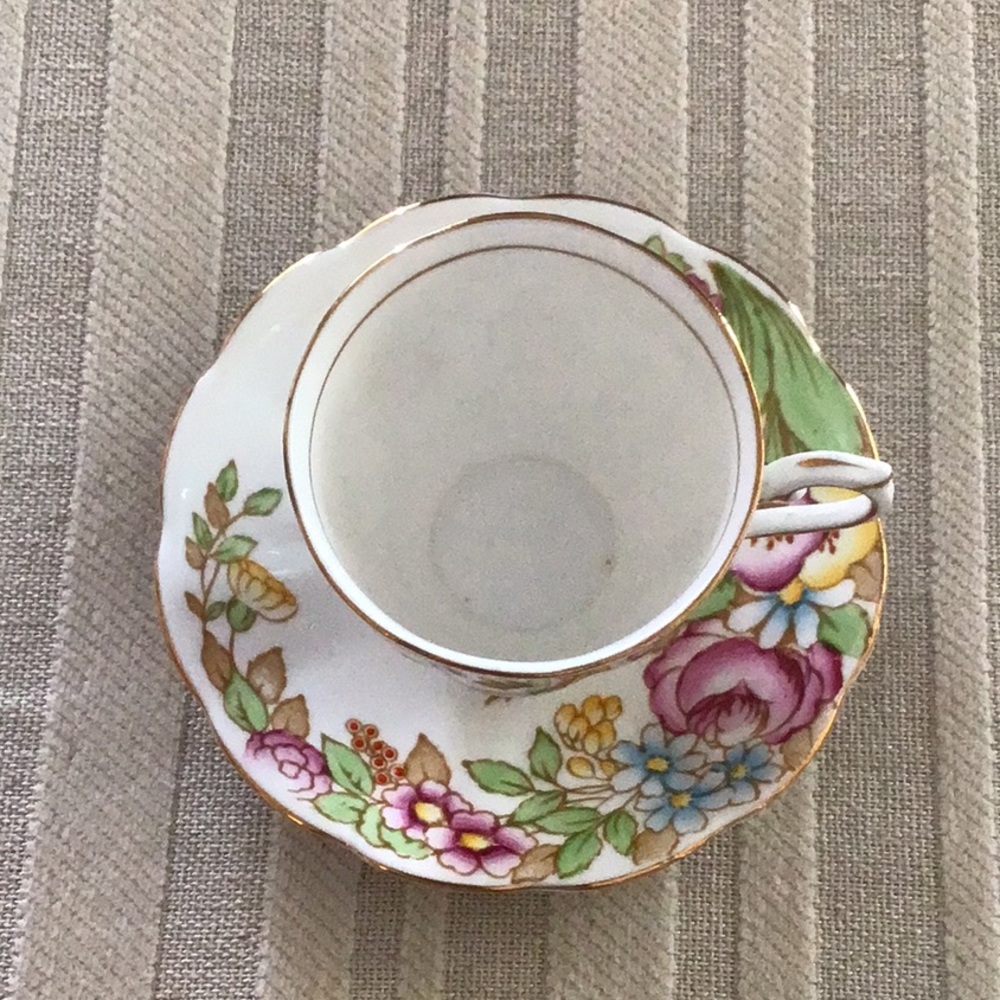 Vintage Royal Albert Bone China Footed Cup And Saucer! - Picture 10 of 10